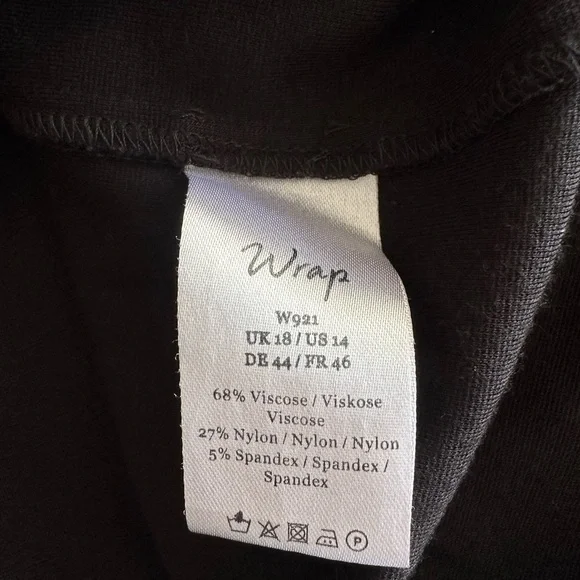 Wrap London Black Long Sleeve Dress with White Lace Collar and Pockets- size L - Picture 8 of 8